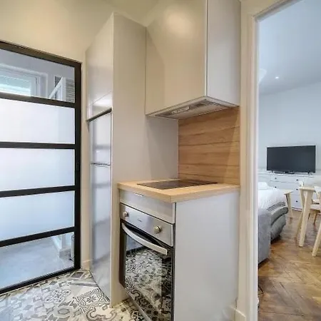 Loena Centre - Entier 2 Pieces - 4 Personnes - Proche Croisette Palais Festival - Internet Gratuit - Climatisation - Non Fumeur
