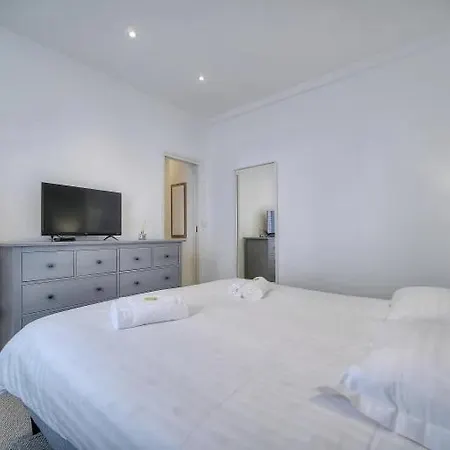 Appartement Loena Centre - Entier 2 Pieces - 4 Personnes - Proche Croisette Palais Festival - Internet Gratuit - Climatisation - Non Fumeur